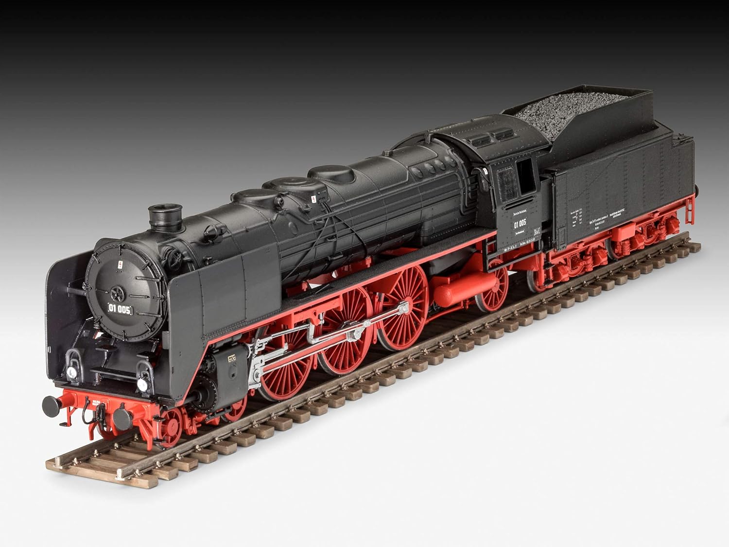 Revell 1/87  Express Locomotive BR01 & Tender 2'2' T32 Train Model Kit