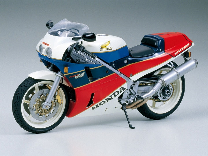 Tamiya 1/12 HONDA VFR750R Scale Model Motorbike kit 14057