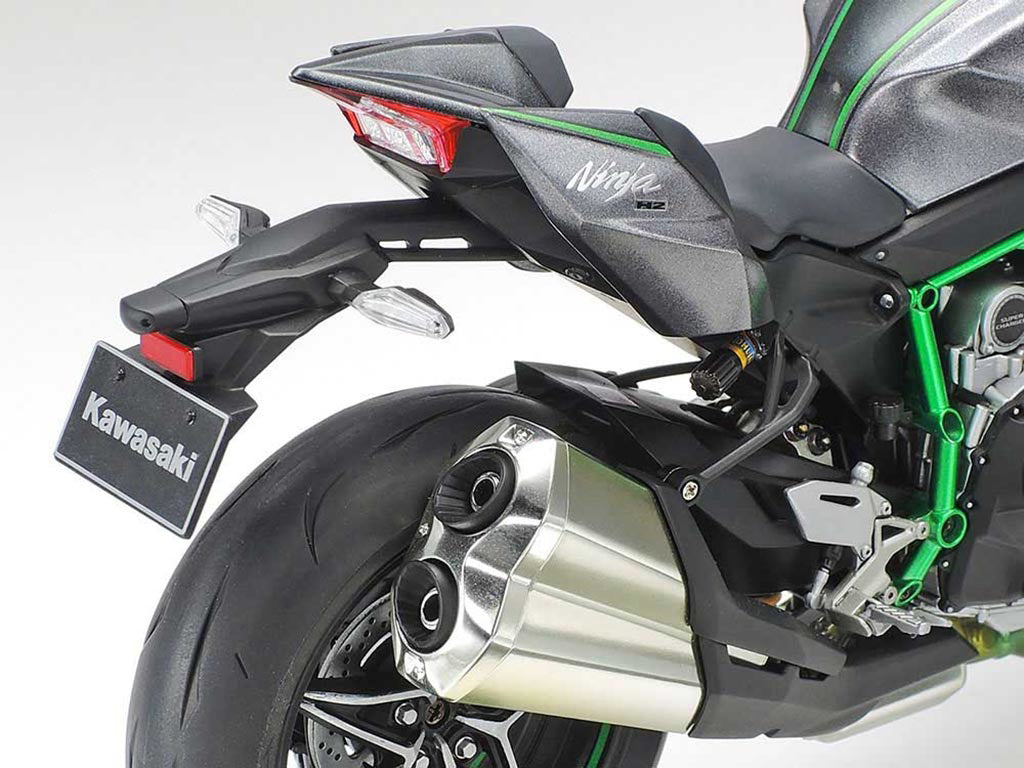 Tamiya 1/12 Kawasaki Ninja H2 Carbon Scale Model Motorbike Kit 14136