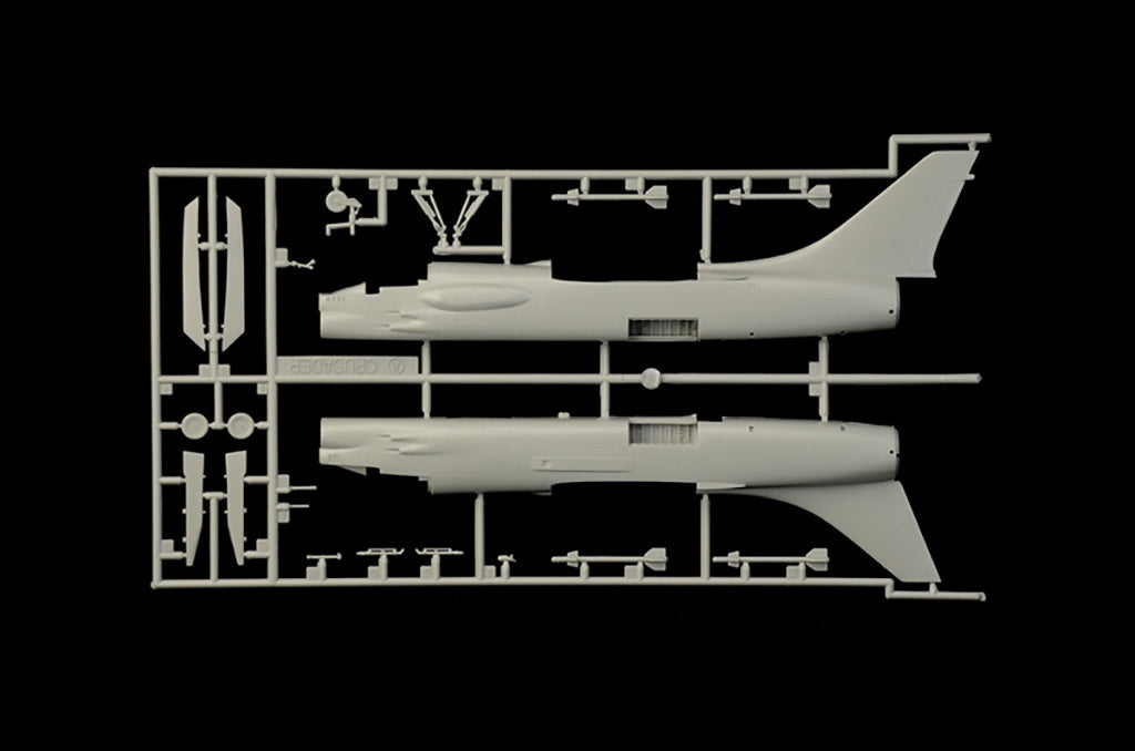 Italeri 1/72 F-8E Crusader Fighter Jet Scale Model Kit 1456