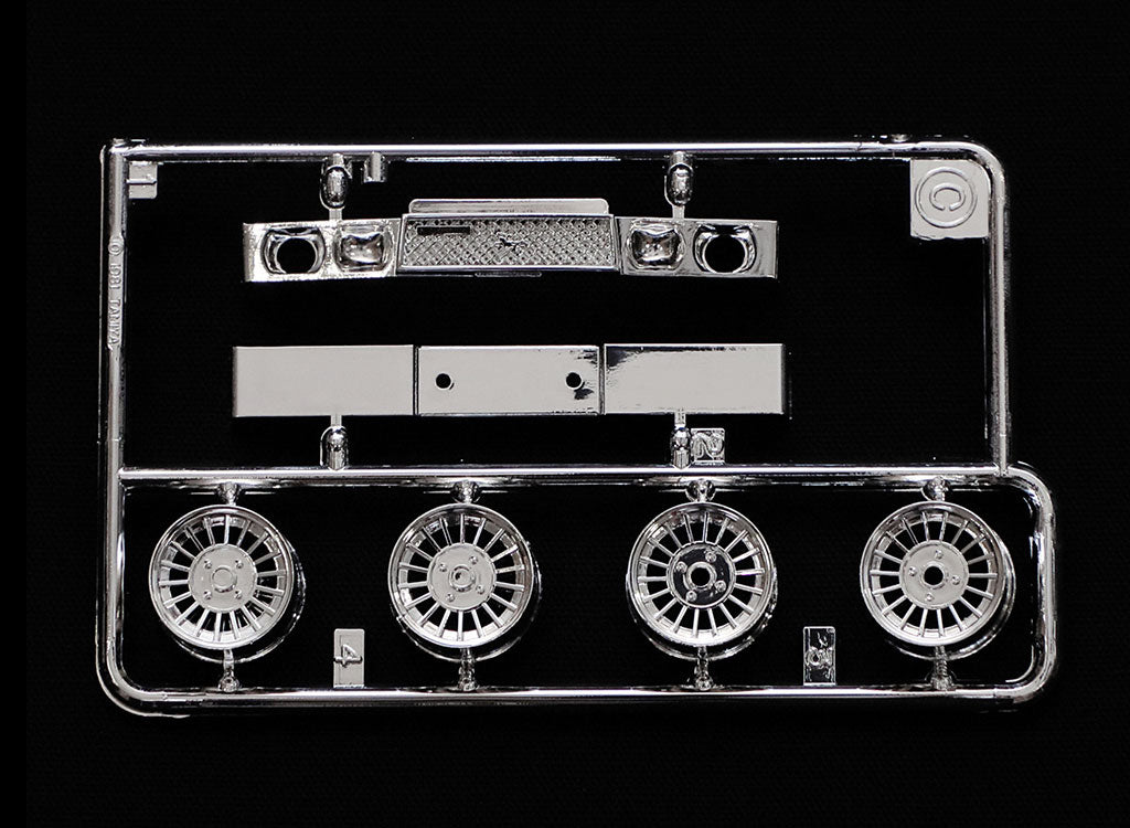 Tamiya 1/24 Toyota Soarer 2000VR-Turbo Scale model car kit 24365
