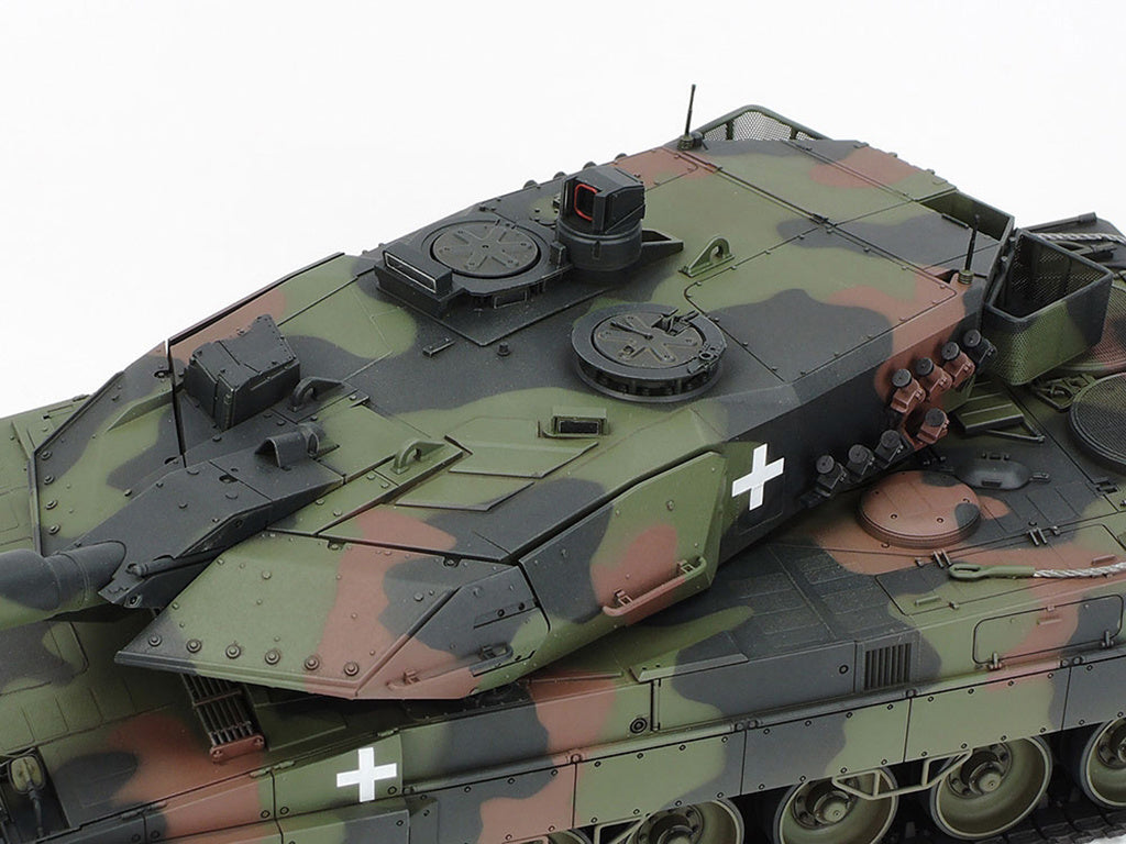 TAMIYA 1/35 Leopard 2A6 Tank "Ukraine"  Military Model Kit 25207