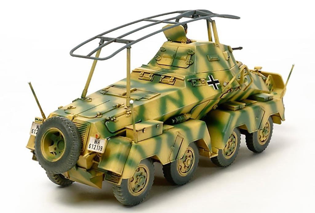 Tamiya 1/48 GERMAN 8-WHEELED SD.KFZ.232 Military Scale Model Kit 32574