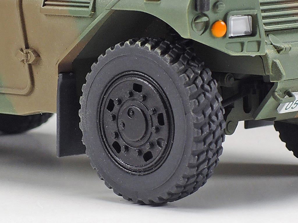 Tamiya 1/48 JGSDF LIGHT ARMORED VEHICLE Model Kit 32590