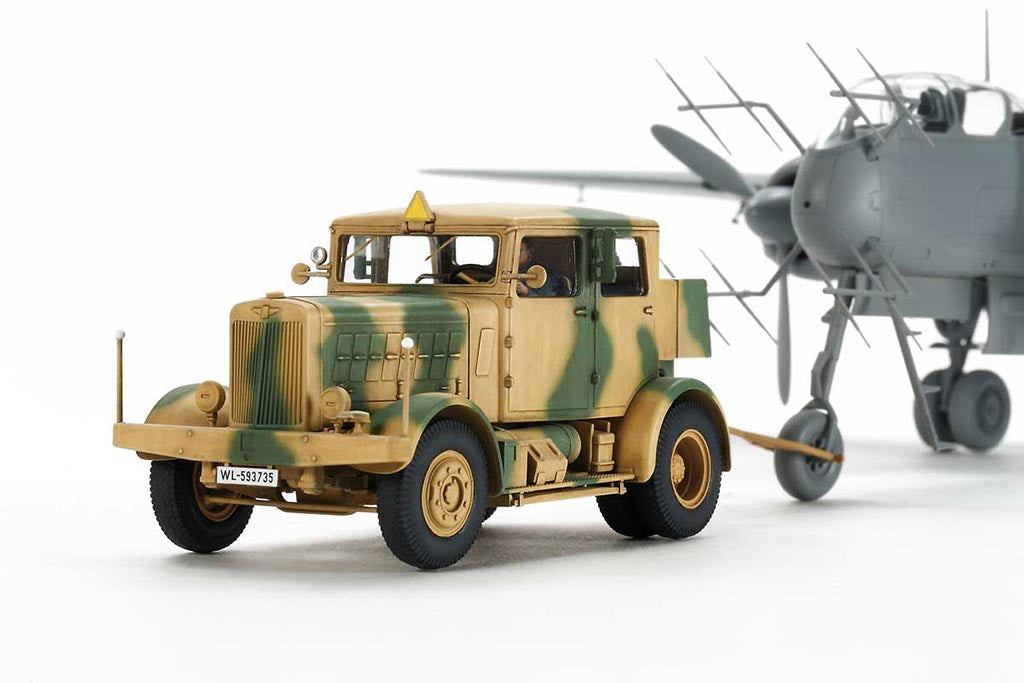Tamiya 1/48 German Heavy Tractor SS-100 Model Kit 32593