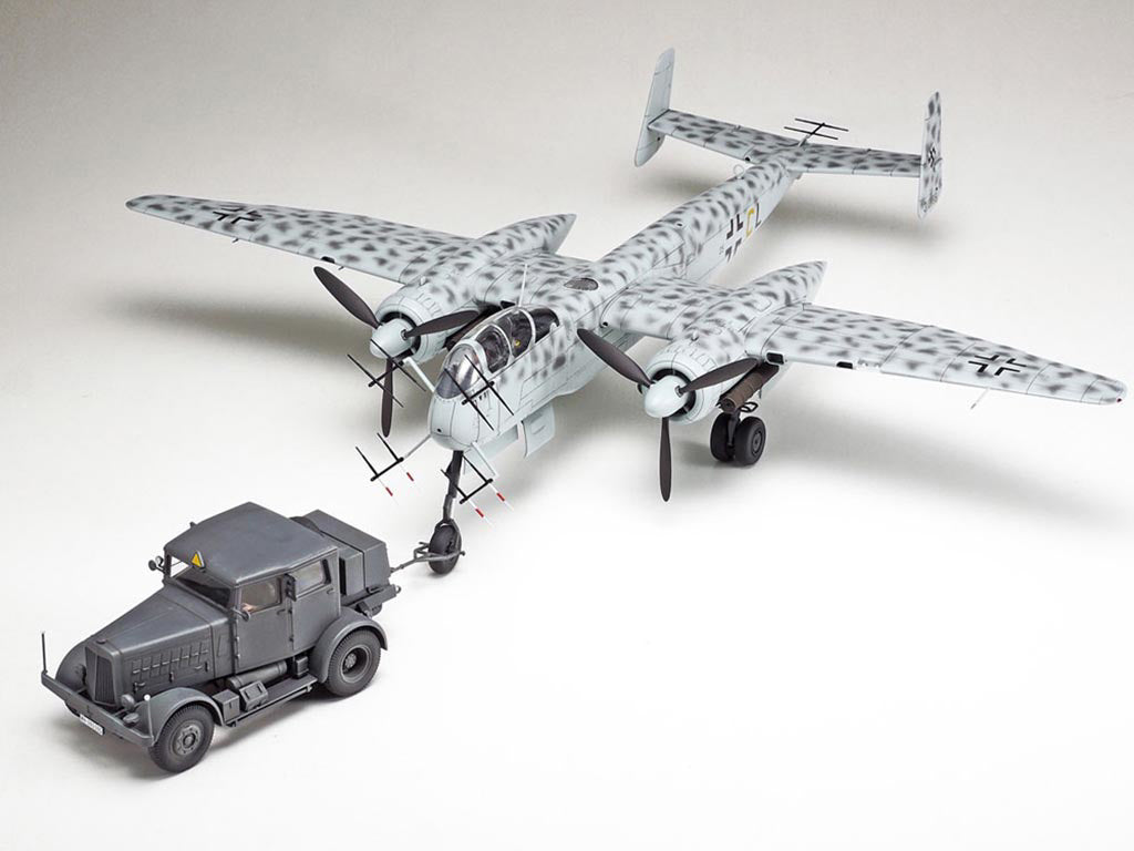 Tamiya 1/48 German Heavy Tractor SS-100 Model Kit 32593