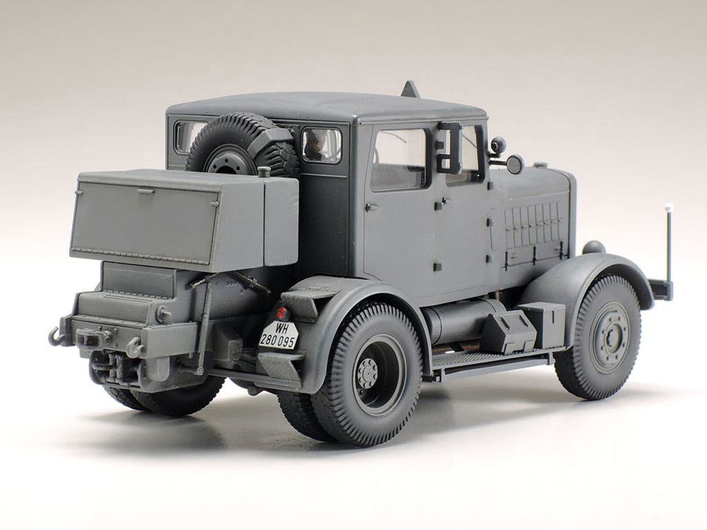 Tamiya 1/48 German Heavy Tractor SS-100 Model Kit 32593