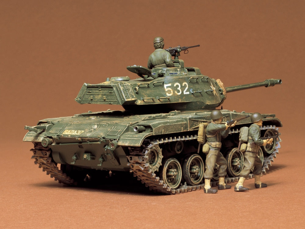 Tamiya 1/35 U.S. M41 Walker Bulldog Scale Model Set 35055