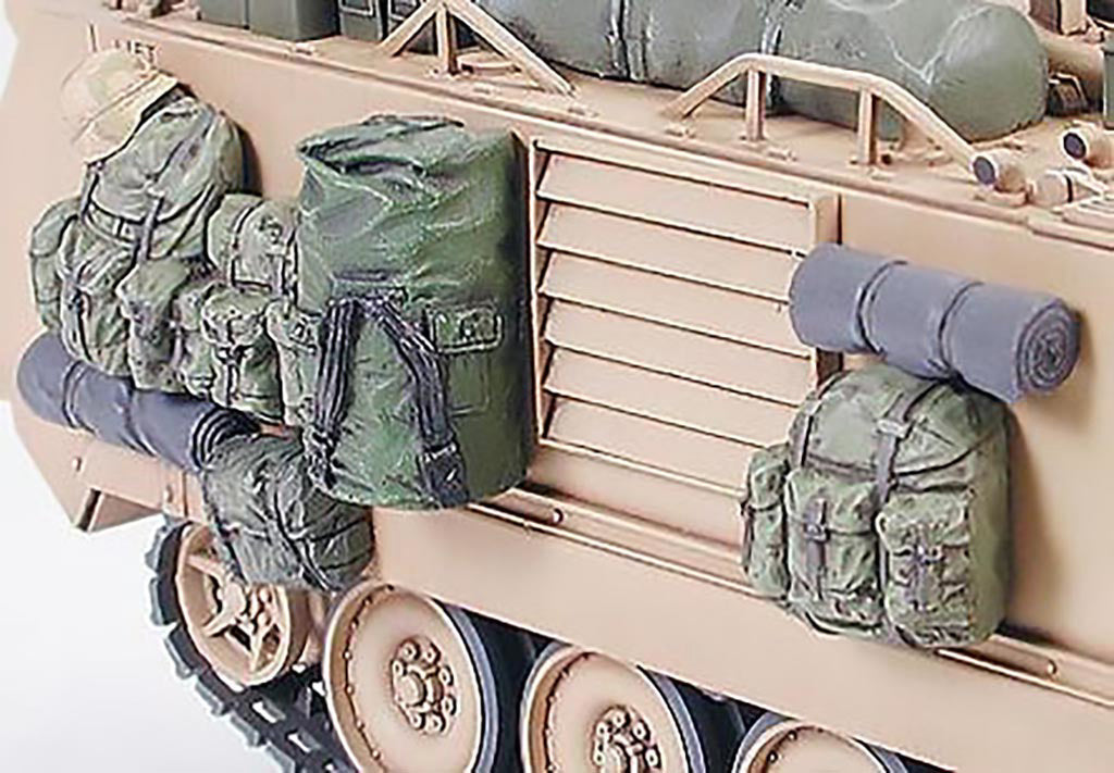 Tamiya 1/35 U.S. M113A2 Desert Version tracked personnel carrier 35265