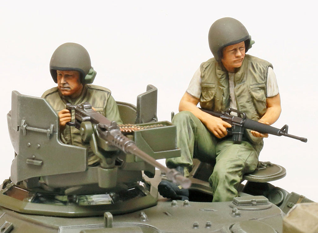 Tamiya 1/35 U.S. Airborne M551 Sheridan Tank (Vietnam War) Model Kit 35365