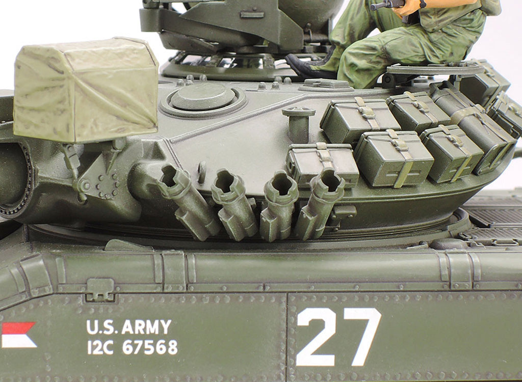 Tamiya 1/35 U.S. Airborne M551 Sheridan Tank (Vietnam War) Model Kit 35365