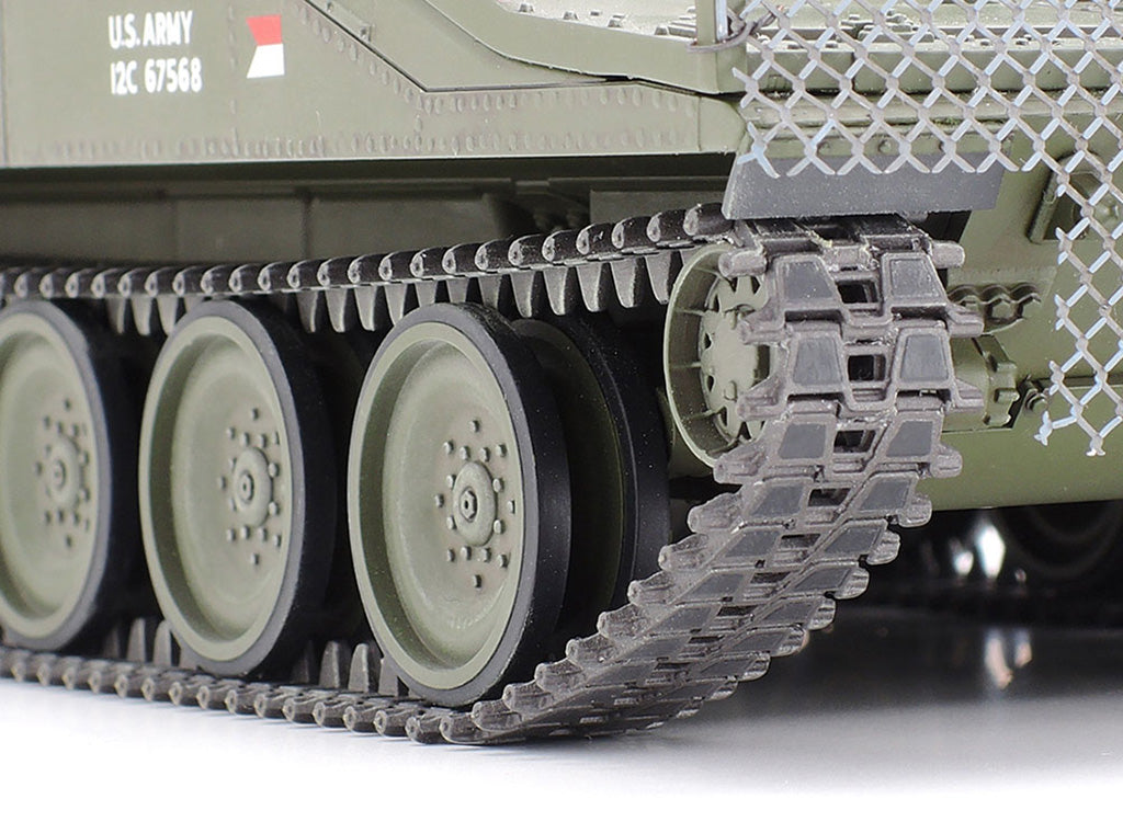 Tamiya 1/35 U.S. Airborne M551 Sheridan Tank (Vietnam War) Model Kit 35365
