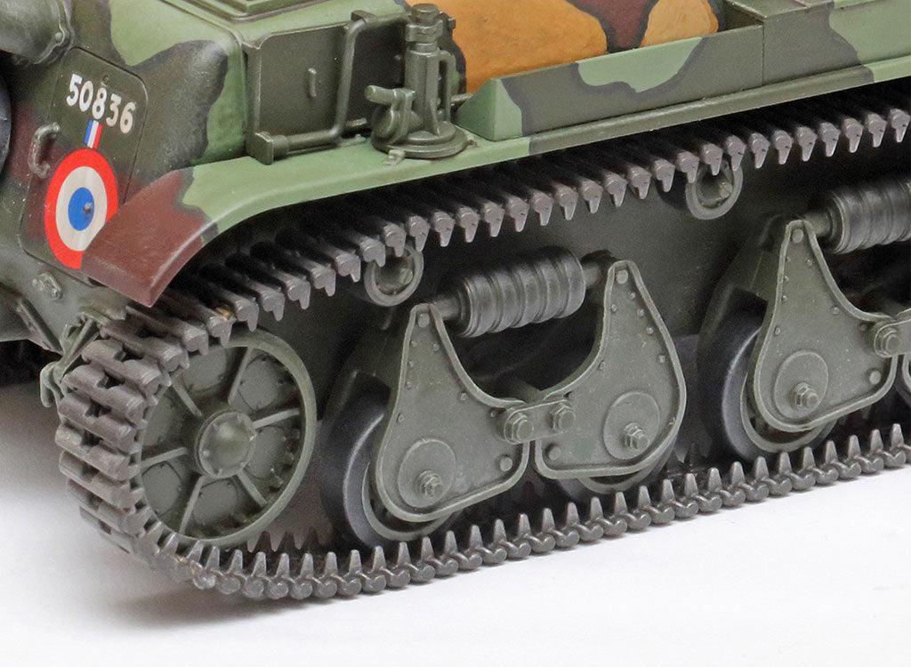 Tamiya 1/35 R35 French Light Tank Model Kit