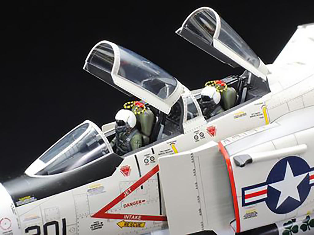 Tamiya 1/32 MCDONNELL DOUGLAS F-4J PHANTOM II MARINES Model Kit 60308
