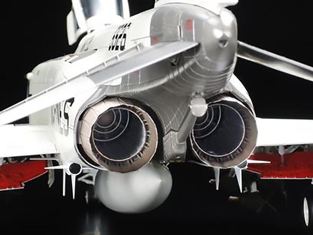 Tamiya 1/32 MCDONNELL DOUGLAS F-4J PHANTOM II MARINES Model Kit 60308