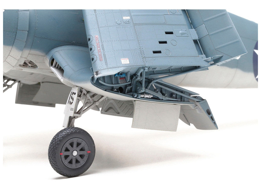 Tamiya 1/32 Vought F4U-1 Corsair Birdcage Model Aircraft Scale Kit 60324
