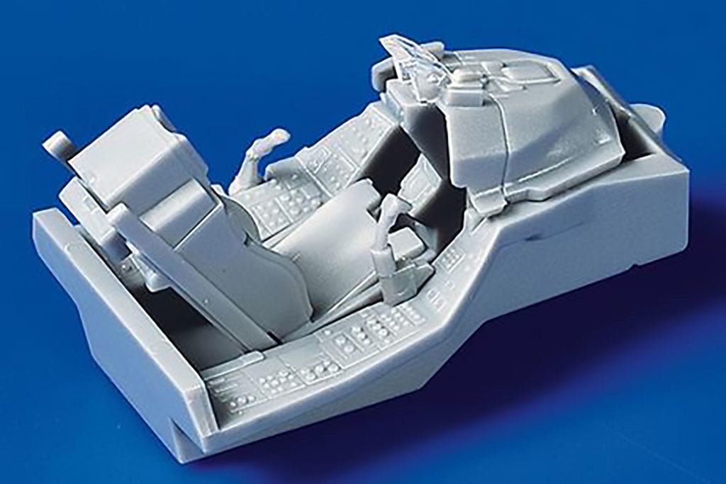 Tamiya 1/72 F-16CJ Block 50 Fighting Falcon with Full Equipment model Set 60788