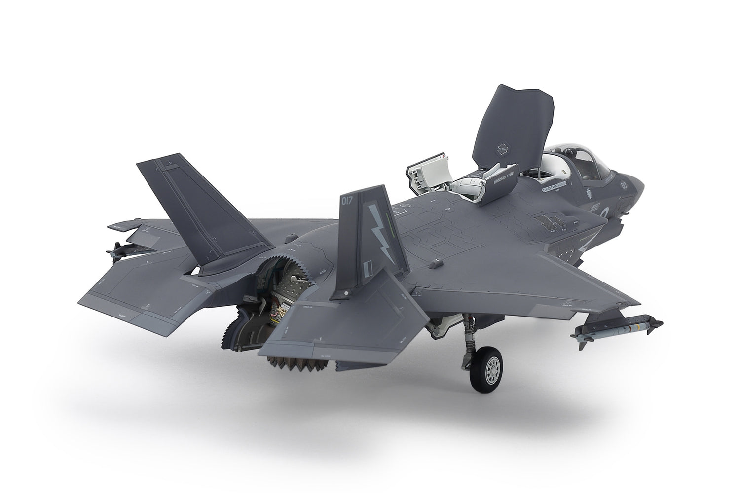 Tamiya 1/72 F-35B Lightning II Fighter jet model Kit 60793