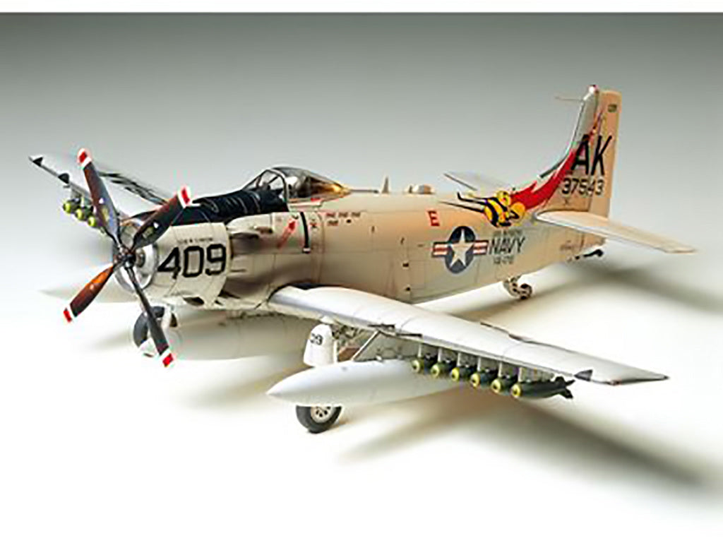 Tamiya 1/48 DOUGLAS SKYRAIDER AD-6 (A-1H) Model kit 61058
