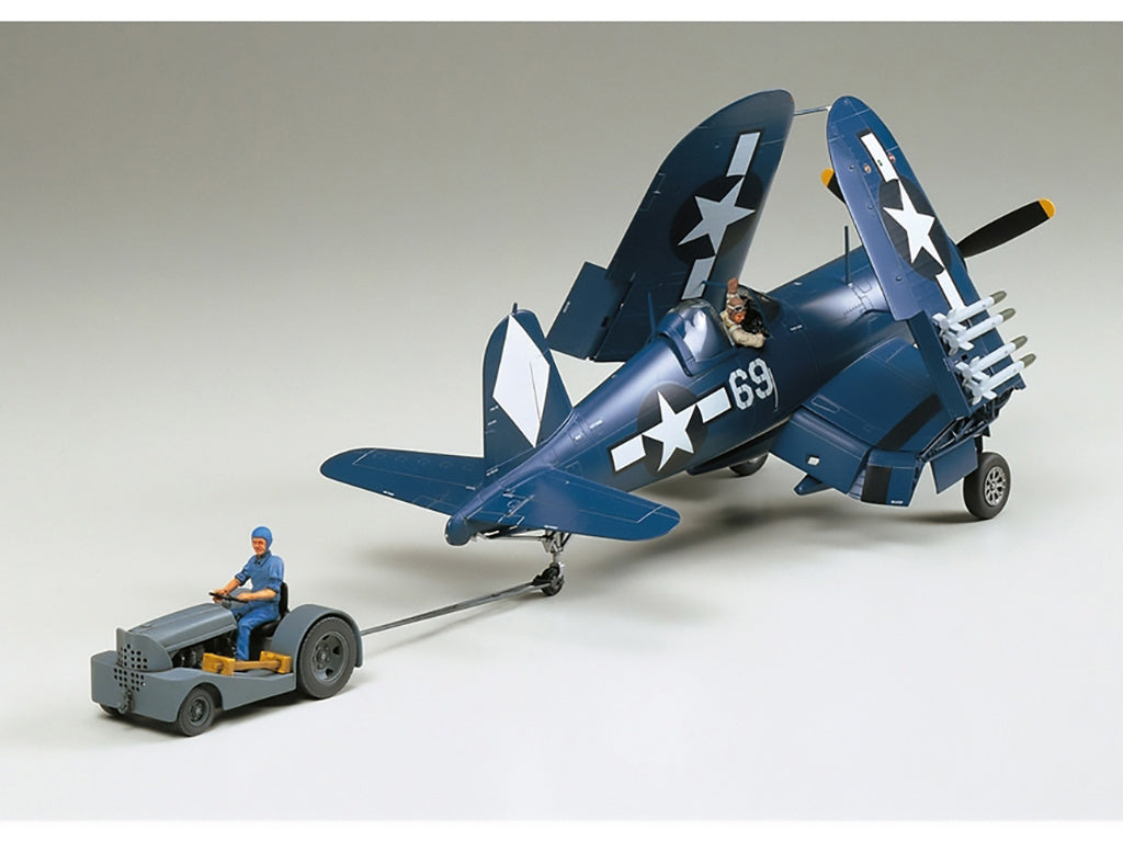Tamiya VOUGHT F4U-1D CORSAIR W/MOTO TUG 1/48 aircraft model kit 61085