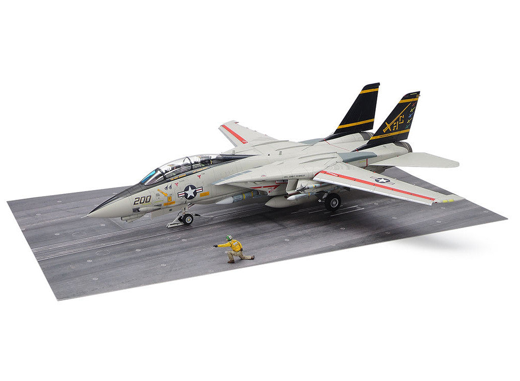 Tamiya 1/48 Grumman F-14A Tomcat (Late Model) Carrier Launch Set 61122
