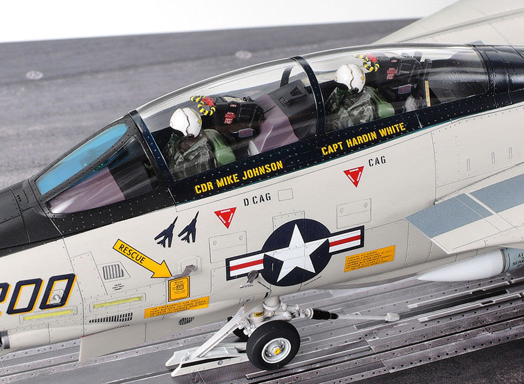 Tamiya 1/48 Grumman F-14A Tomcat (Late Model) Carrier Launch Set 61122
