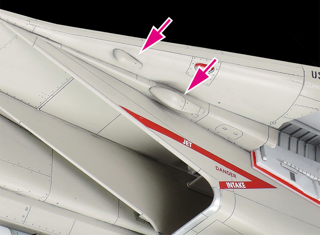 Tamiya 1/48 Grumman F-14A Tomcat (Late Model) Carrier Launch Set 61122