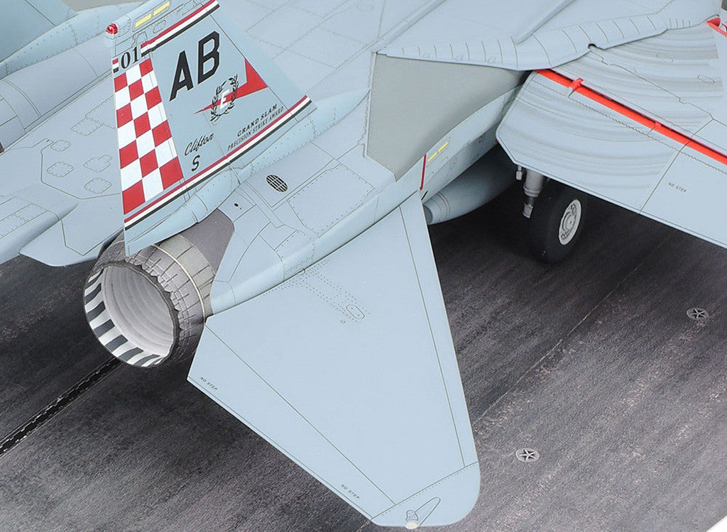 Tamiya 1/48 Grumman F-14A Tomcat (Late Model) Carrier Launch Set 61122