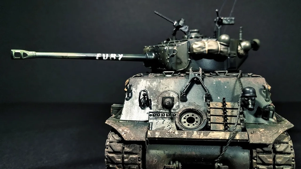 Italeri  1/35  M4A3E8 SHERMAN - EASY 8 model military Tank kit 6529*