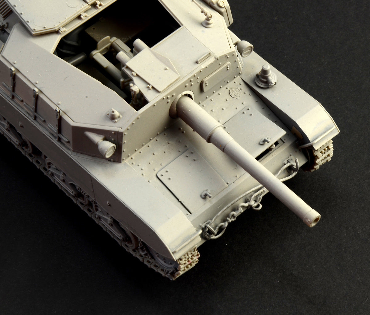 Italeri 1/35 Semovente M43 da 105/25 Bassotto Tank Scale Model Kit 6751