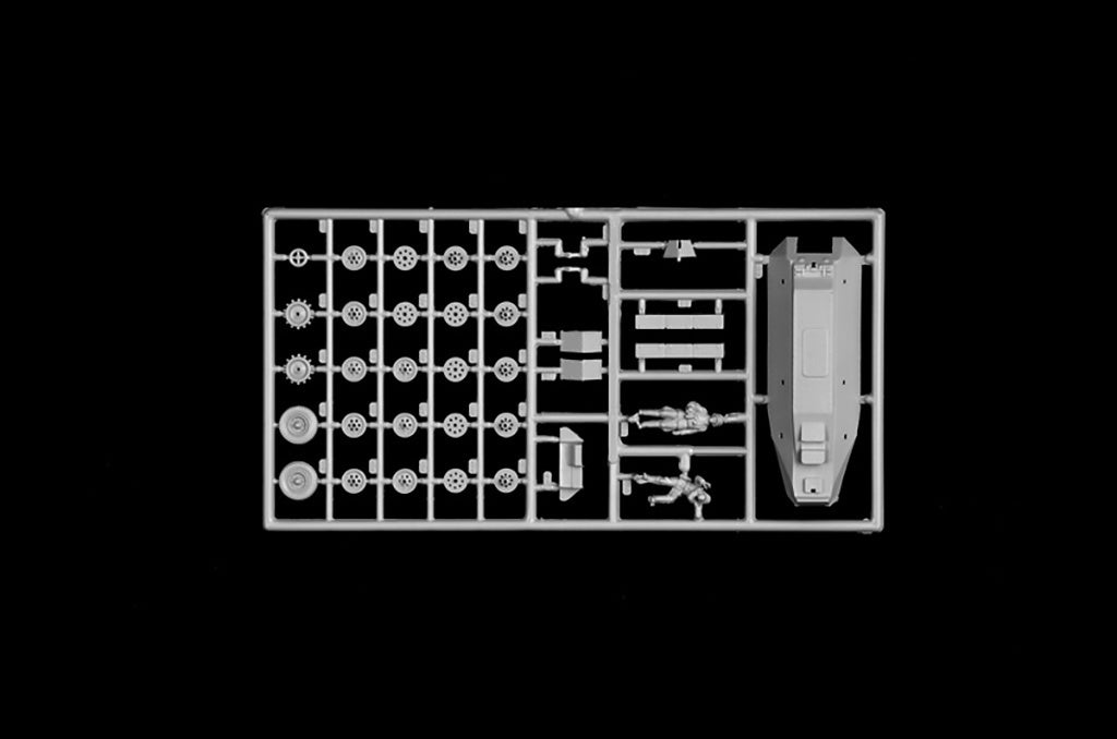 Italeri 1/72 Sd.Kfz. 251/10 Half track + 4 Figures Scale model kit 7079