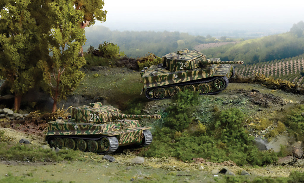 Italeri Pz.Kpfw.VI Tiger I Ausf E. (with 2 Models) 1/72 Model Kit