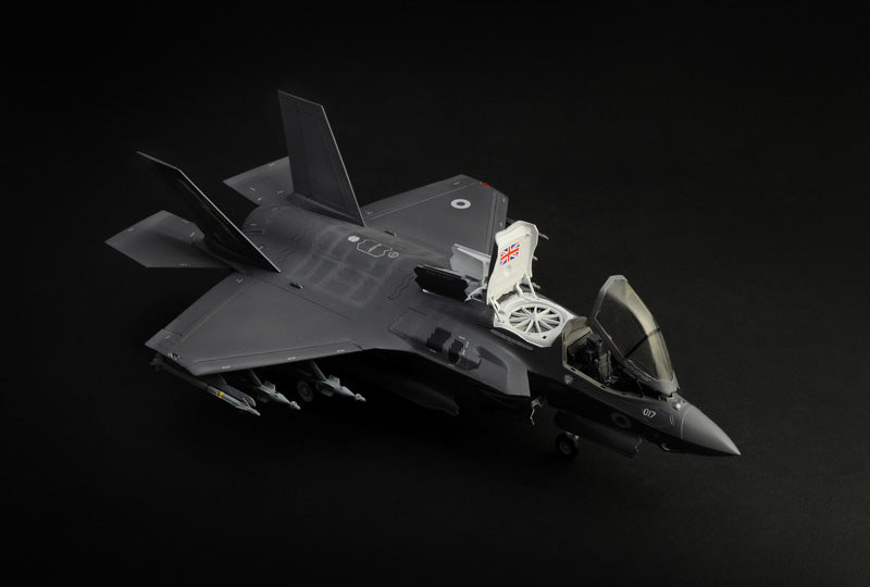 Italeri 1/48 F-35B Lightning II Scale model Fighter Jet kit 92180