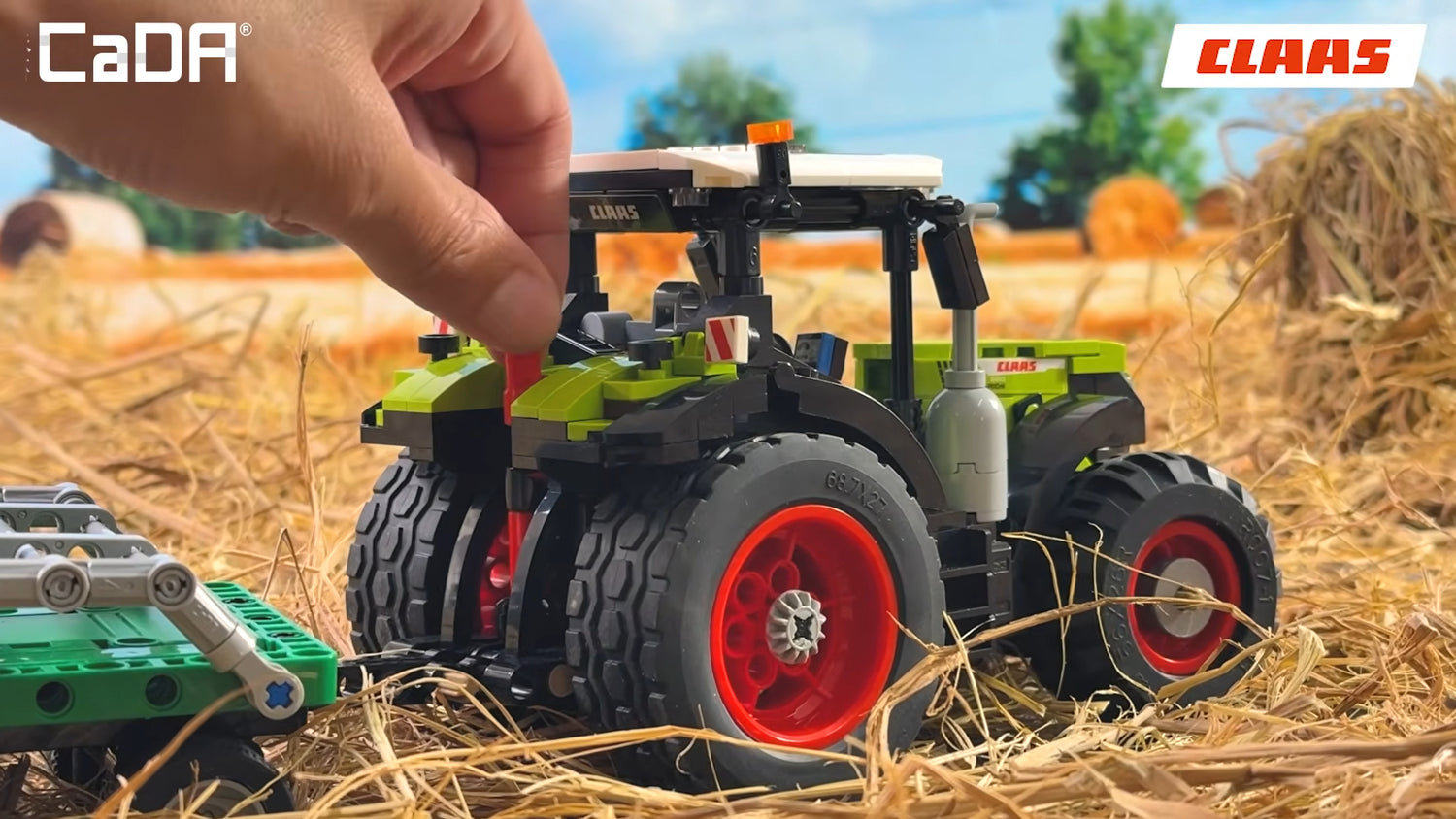 CaDA CLAAS Arion 660 Farm Tractor - 448 pcs Brick Building Farm Set C65015W