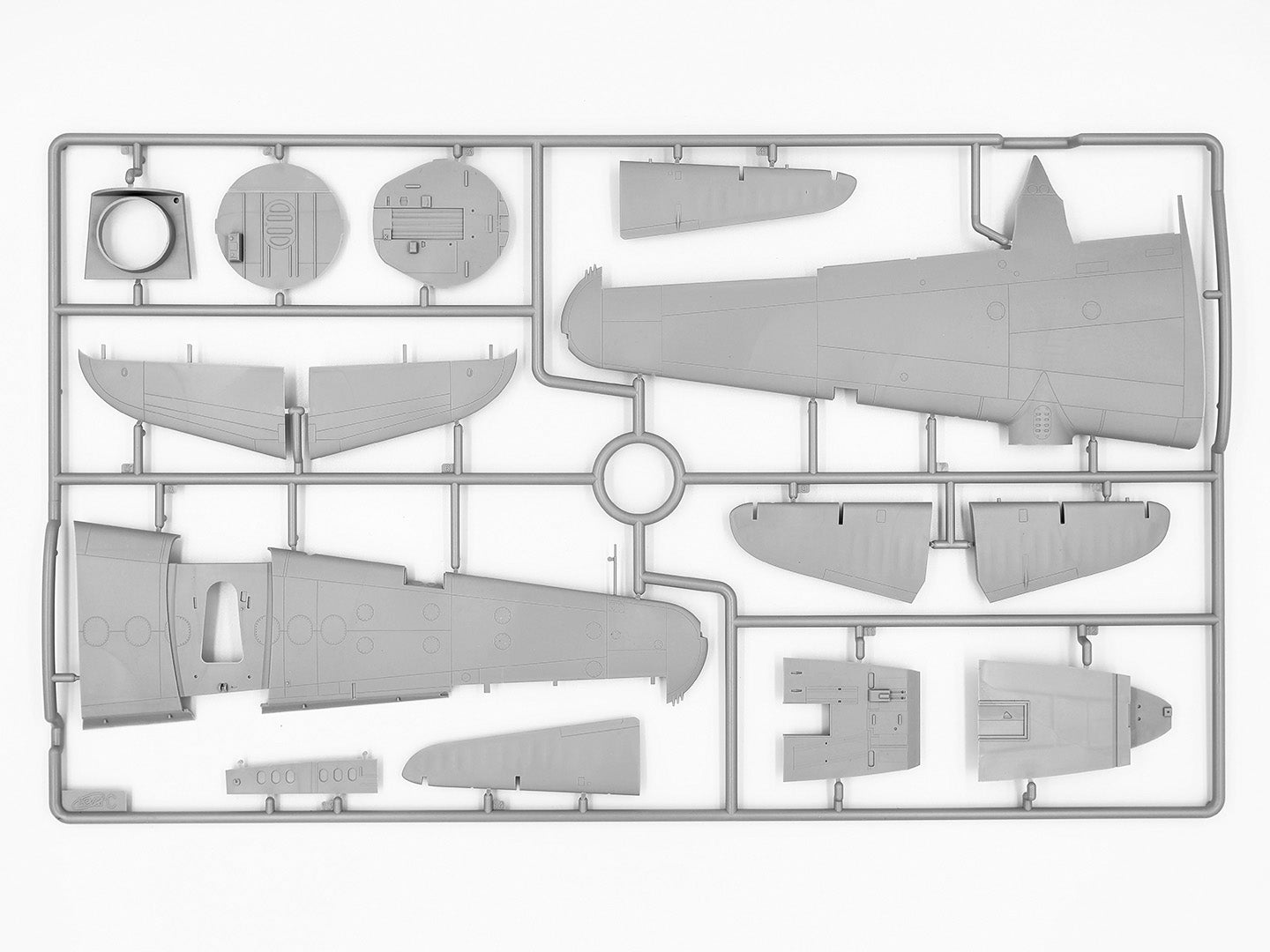 ICM 1/48 B-26G Marauder Bombner with Crew & Landing Mat) 48327