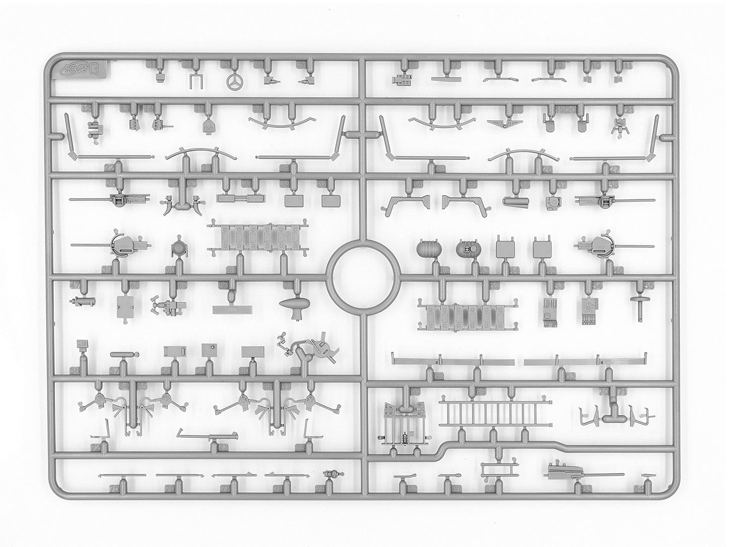 ICM 1/48 B-26G Marauder Bombner with Crew & Landing Mat) 48327