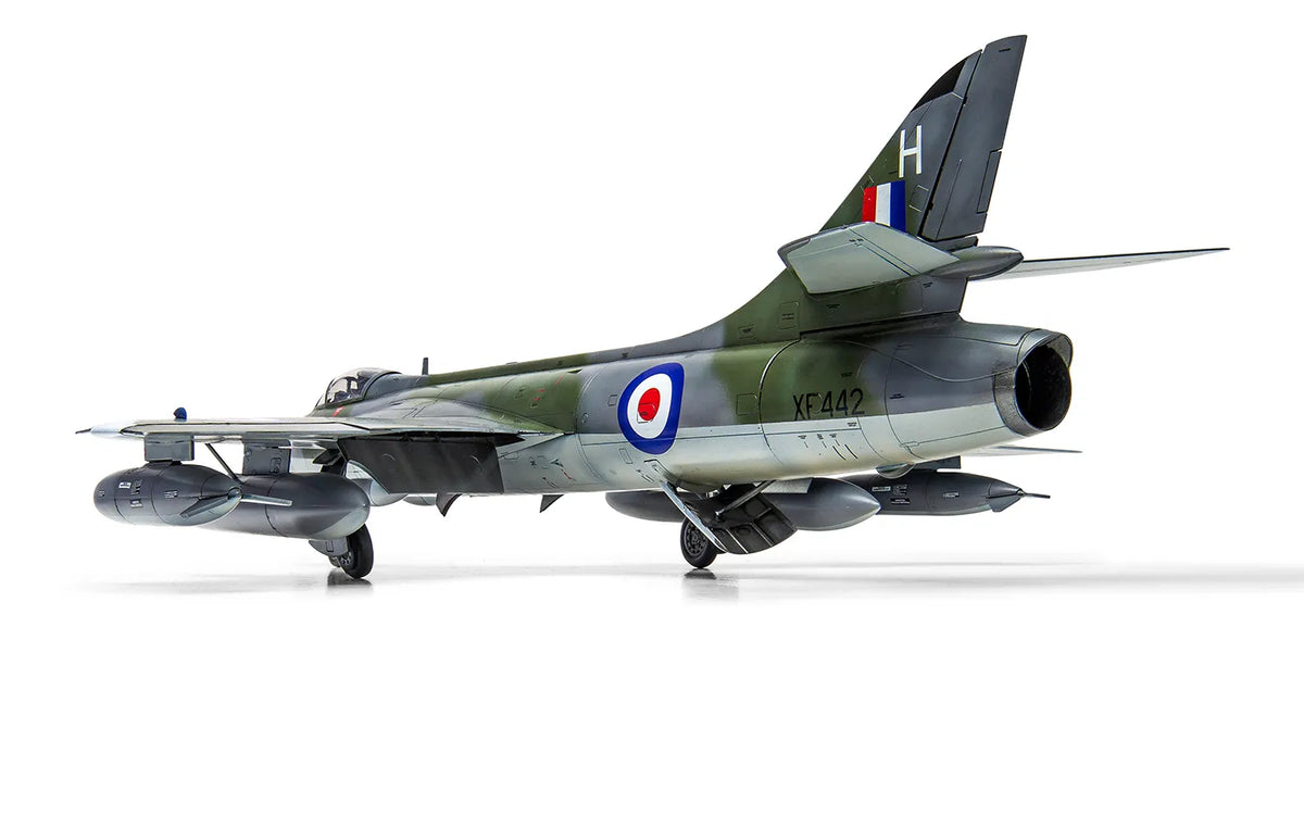 Airfix 1/48 Hawker Hunter FGA.9/FR.10/GA.11 aircraft Scale Model Kit