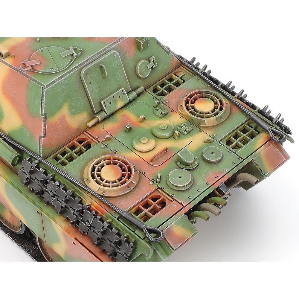 Tamiya 1/35 GER. JAGDPANTHER TANK LATE VERSION Scale Model kit 35203