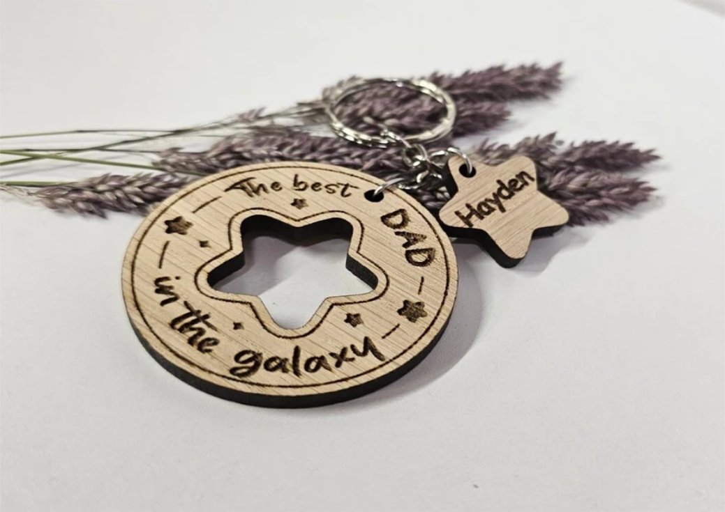 Personalised the best mum dad gift  engraved wooden keyring