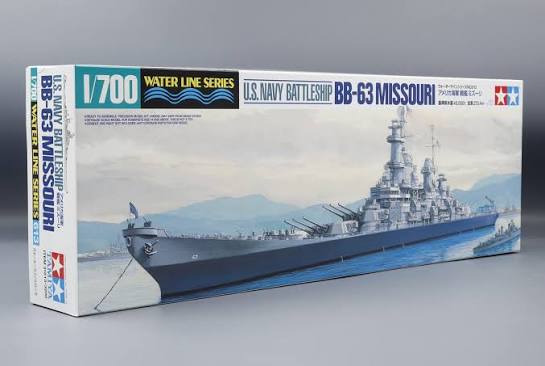 Tamiya 1/700 US NAVY BATTLESHIP MISSOURI Scale Model Kit 31613