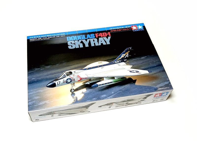 Tamiya 1/72 Douglas F4D-1 Skyray Fighter Jet Model Kit 60741